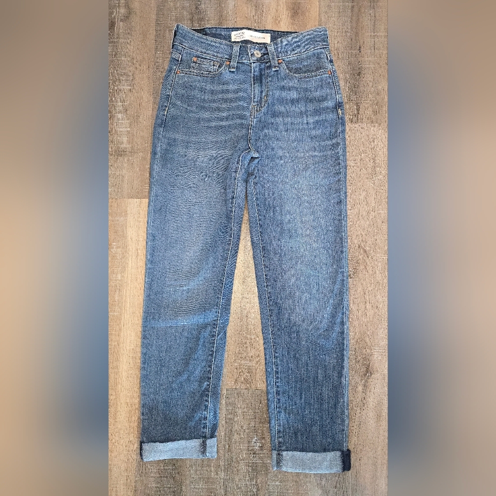 Levi Strauss Signature Women's Jeans Mid Rose Boyfriend Size 2.. Gently Used